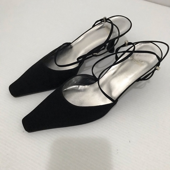Stuart Weitzman 'Nicetty' Black Pointed Toe Slingback Heel Size 8M - Picture 1 of 8